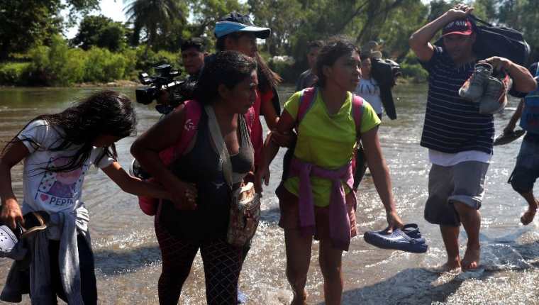 Miles de familias hondureñas han  viajado a EE. UU. aquejados por la pobreza y la violencia. (Foto Prensa Libre: EFE).  