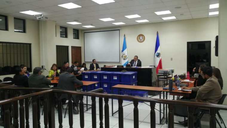 La resolución se dio a conocer en el Centro Regional de Justicia de Quetzaltenango y la audiencia duró más de cinco horas. (Foto Prensa Libre: María Longo) 