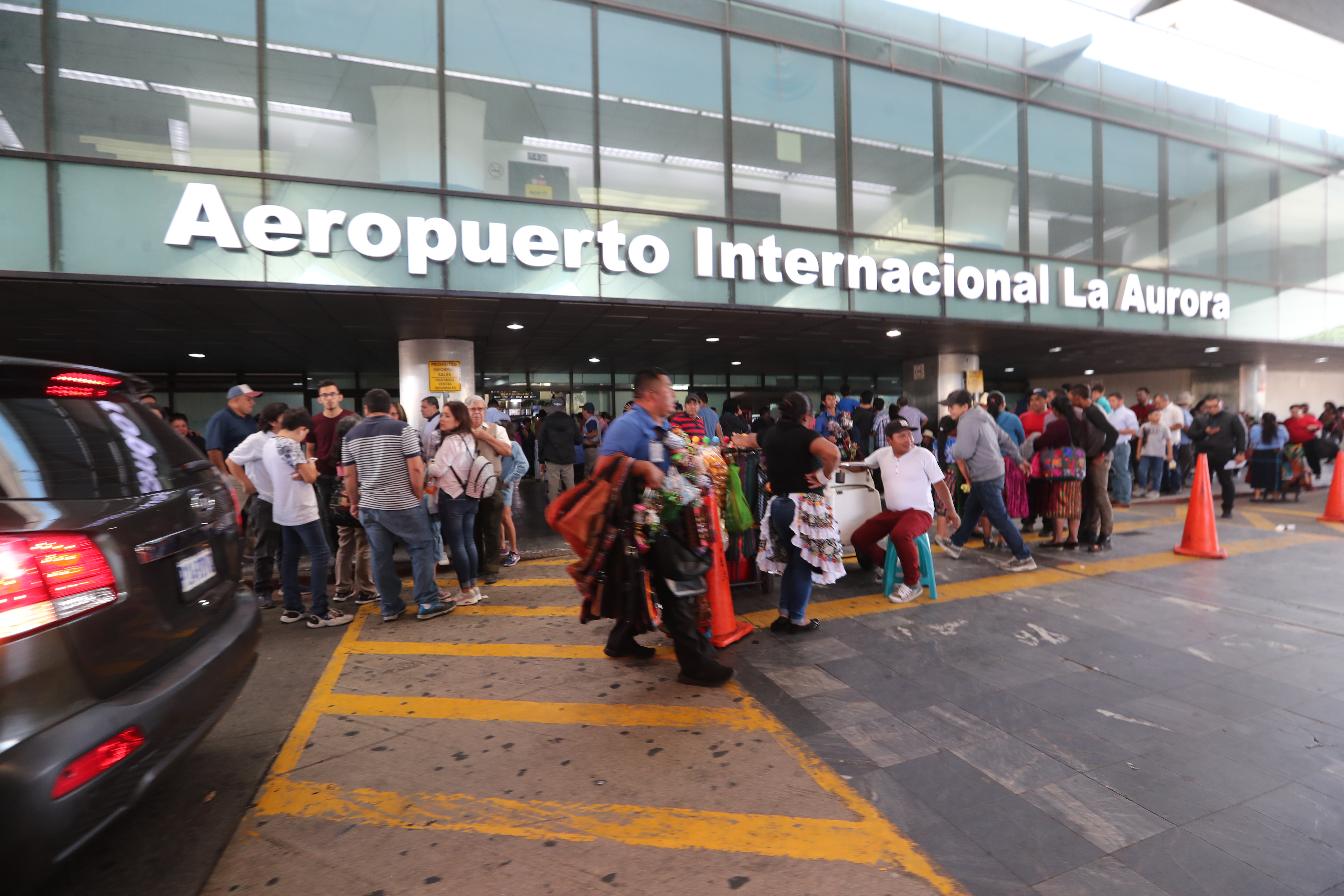 Aeropuerto Internacional La Aurora en la Ciudad de Guatemala. (Foto Prensa Libre: Hemeroteca).