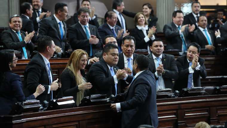 En la sesión del Congreso de la República se eligió a Allan Rodríguez como presidente del Congreso. (Foto Prensa Libre: Érick Ávila).