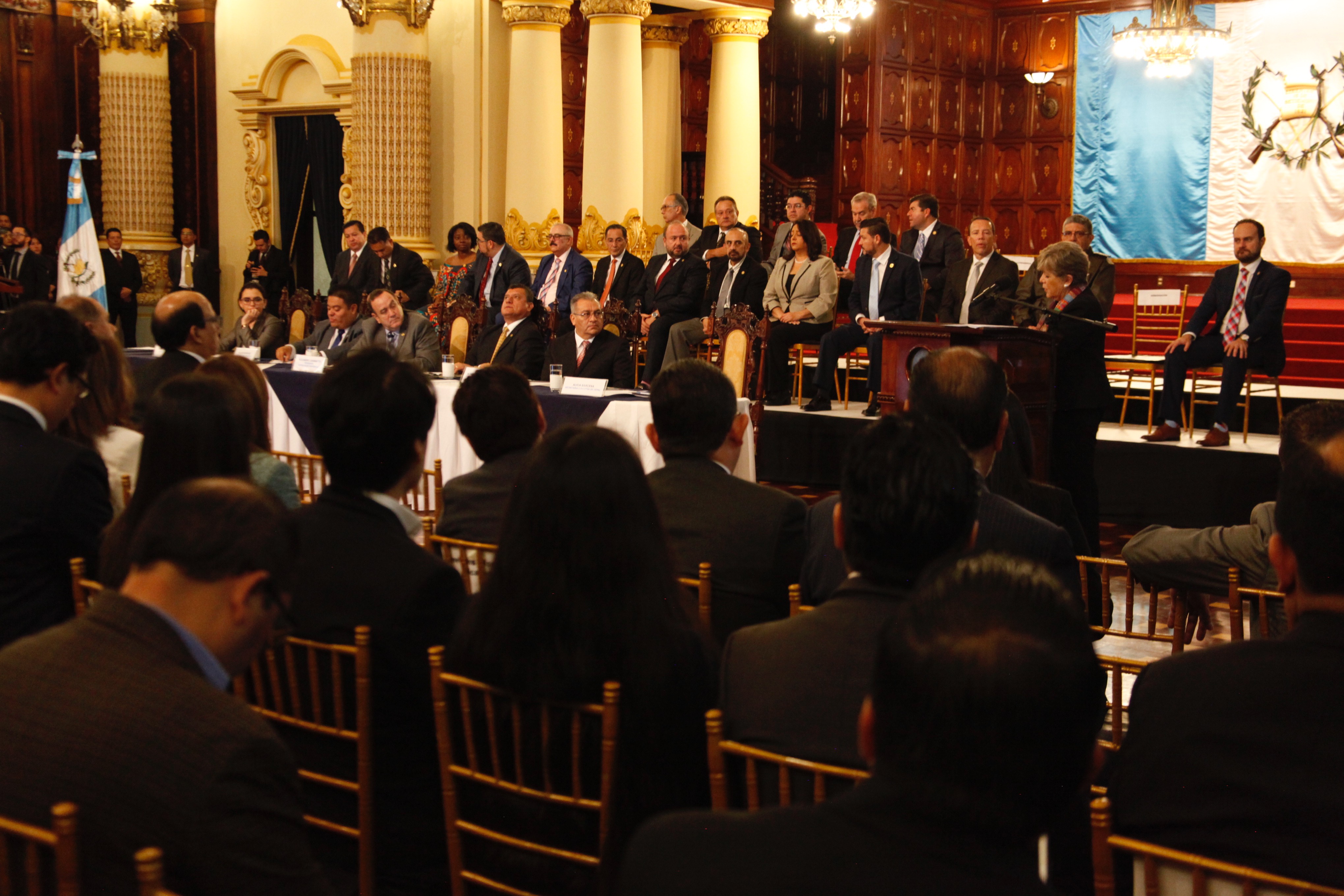 Alicia Bárcena Ibarra, secretaria Ejecutiva de la Cepal precisó sobre los retos que Guatemala deberá de afrontar, así como el cumplimiento de plan de Gobierno que fue presentado por Segeplan, que este articulado con otras políticas públicas. (Foto Prensa Libre: Noé Medina)