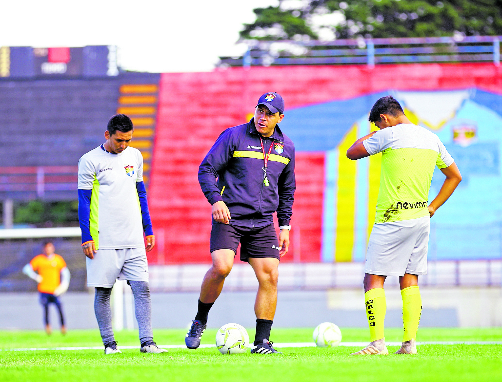 Pezzarossi tiene una complicada misión con Aurora. (Foto Prensa Libre: Luis López)