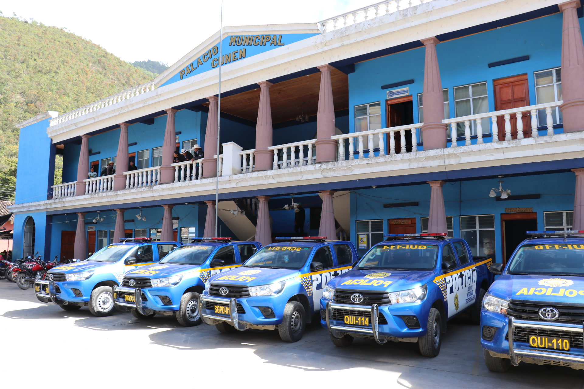 Los 20 agentes de la Policía Nacional Civil asignado a Cunén, Quiché, patrullarán el municipio con cinco autopatrullas. (Foto Prensa Libre: Héctor Cordero) 