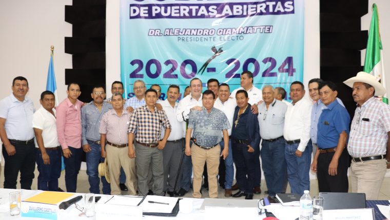 Los 21 alcaldes de Suchitepéquez esperan tener buena comunicación con el presidente Alejandro Giammattei. (Foto Prensa Libre: Hemeroteca PL) 