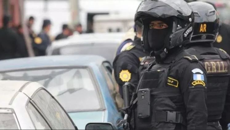 Incrementar la cantidad de agentes de la PNC es uno de los objetivos del actual gobierno. (Foto Prensa Libre: Hemeroteca PL)