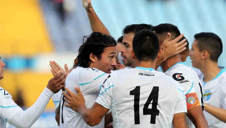 Agustín Herrera convirtió el único gol, en el juego que los cremas le ganaron a los chivos. (Foto Prensa Libre: Norvin Mendoza) 