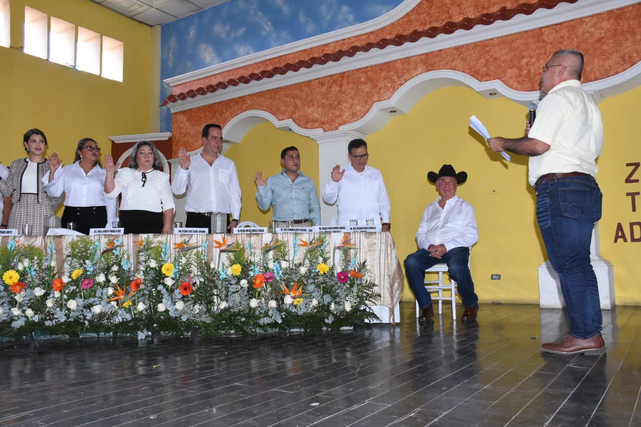 Arnoldo Vargas participó en la toma de posesión de la nueva corporación municipal de Zacapa. (Foto Prensa Libre: Wilder López)