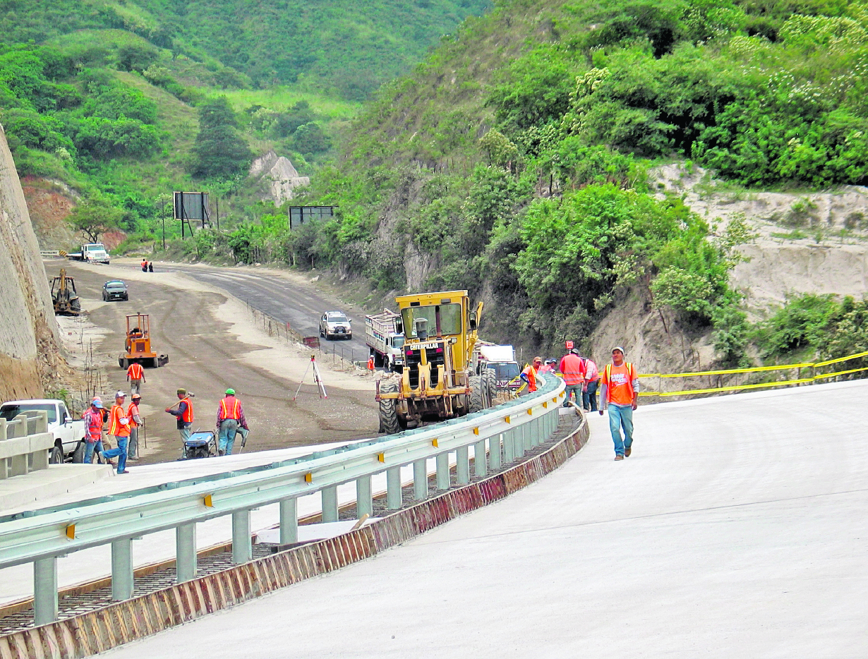Los programas del gasto público serán reestructurados por el Ministerio de Finanzas con el cambio de fuente de bonos a préstamos, se informó. (Foto Prensa Libre: Hemeroteca)