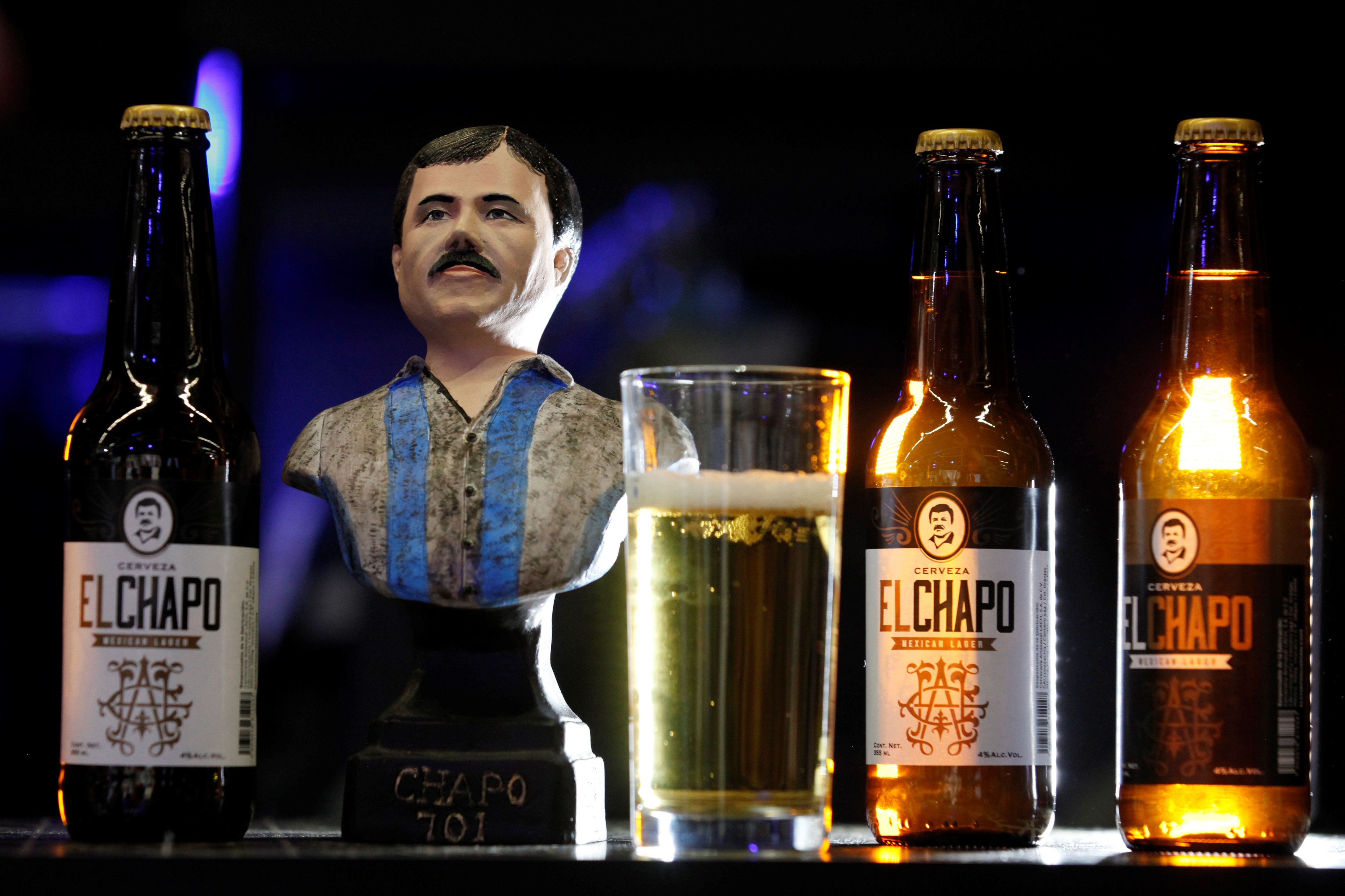 La marca originalmente de ropa dedicada al temido narcotraficante Joaquín "el Chapo" Guzmán Loera busca ahora adentrase en nuevos mercados con una cerveza artesanal. (Foto Prensa Libre: EFE)