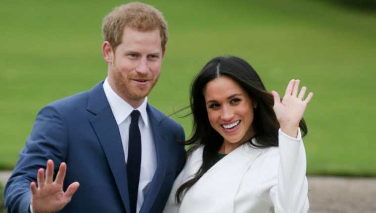Enrique y Meghan anuncian que quieren tomar distancia de la familia real británica.  (Foto Prensa Libre: AFP)