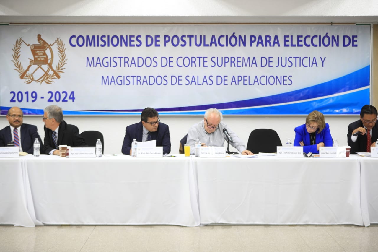 La Comisión de Postulación de CSJ suspendió la sesión por falta de acuerdos. (Foto Prensa Libre: Carlos Hernández Ovalle)