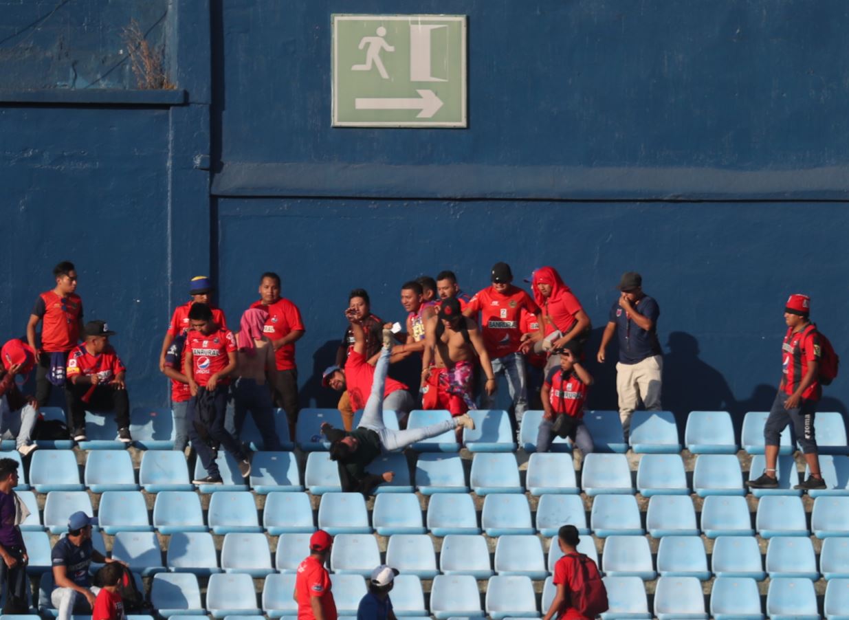 La afición guatemalteca volverá a disfrutar un clásico con público en las gradas por primera vez en casi dos años de prohibición por causa de la la pandemia. Enero de 2020 fue la última vez. (Foto Prensa Libre: Oscar Rivas)