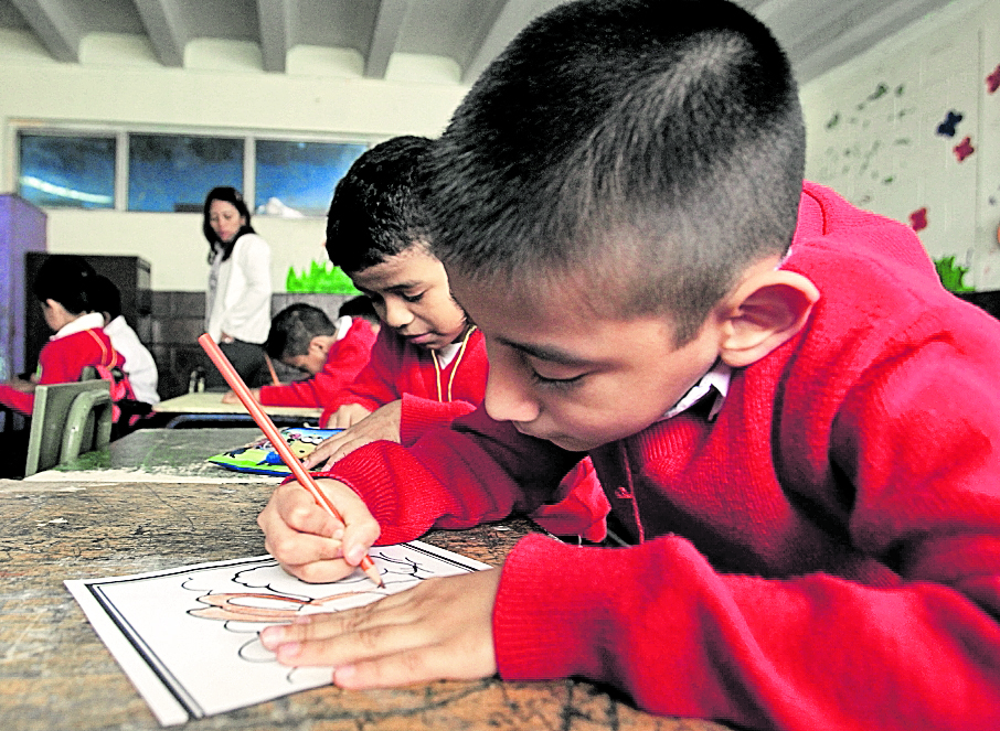 Los niños de primaria estudiarán ahora bajo los lineamientos de un nuevo Curriculum Nacional Base. (Foto Prensa Libre: Hemeroteca PL)