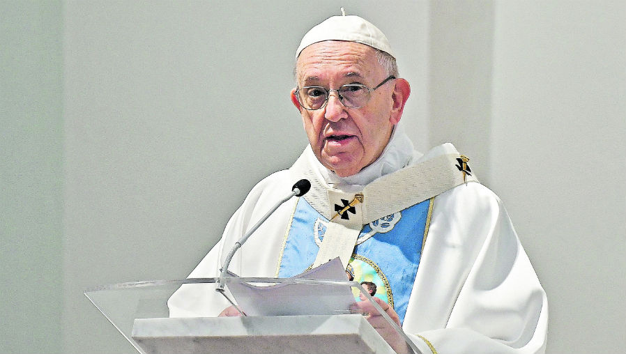 El papa Francisco insta a los médicos a rechazar la eutanasia. (Foto Prensa Libre: Hemeroteca PL)