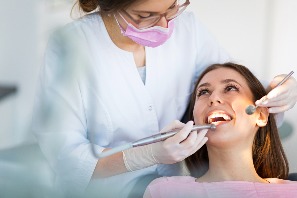 Lo ideal es visitar a un profesional en odontología con regularidad para tener salud preventiva. (Foto Prensa Libre: Servicios).