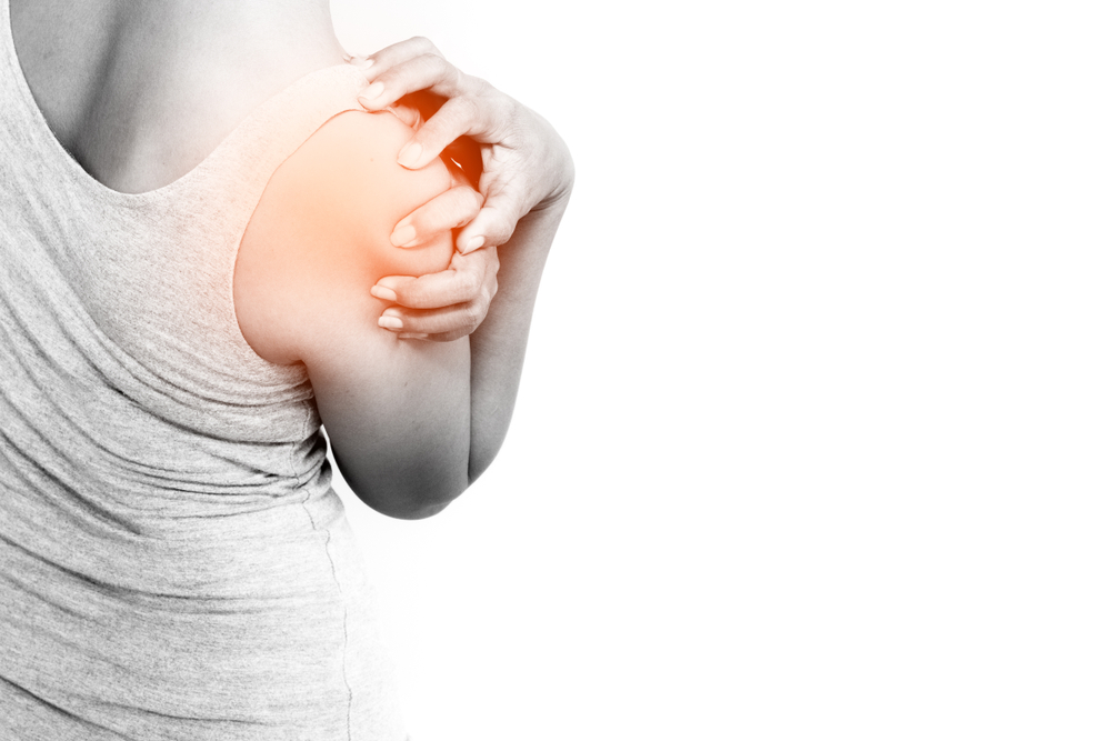 Si siente un fuerte dolor en el hombro, debe tratar este problema con especialistas. (Foto Prensa Libre: Servicios).