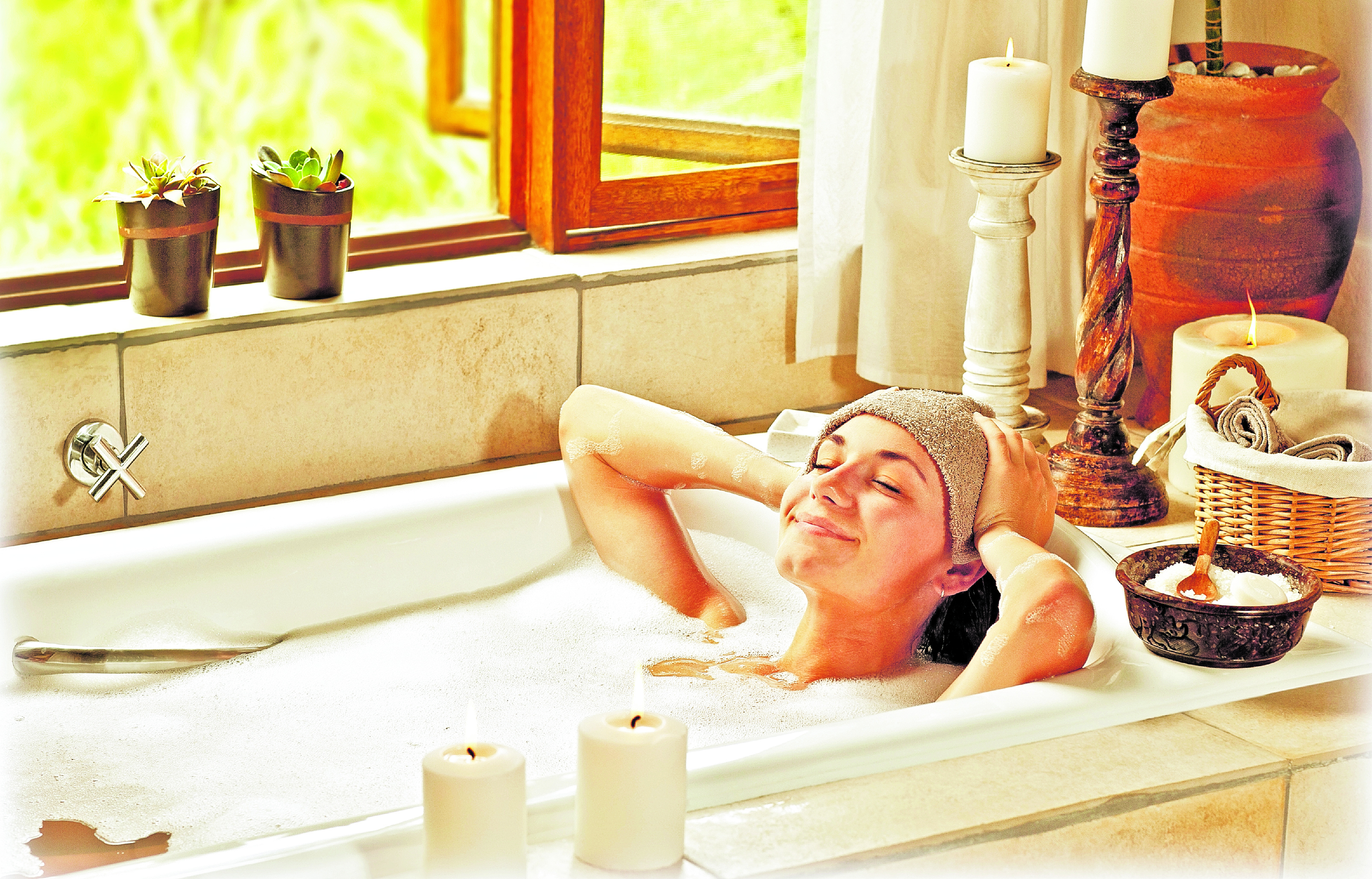 Con productos que tiene en casa puede hacer su propio spa y dedicar tiempo para su cuidado personal y relajación. (Foto Prensa Libre: Hemeroteca PL).