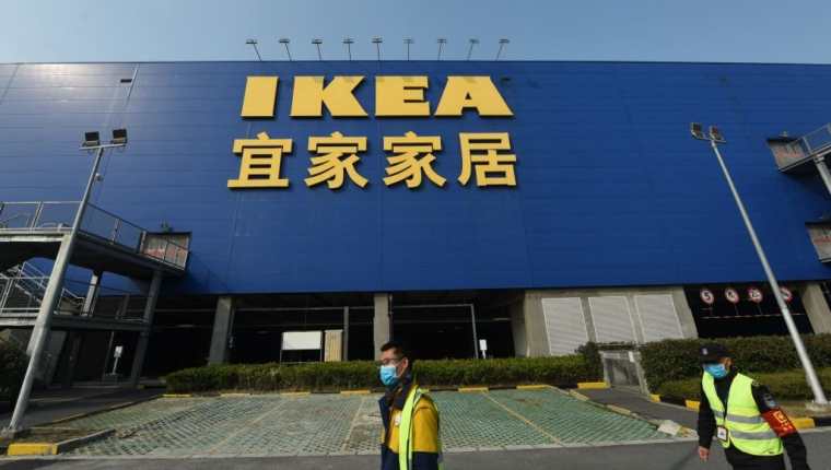 La empresa de muebles Ikea cerró todas sus 33 tiendas en China por el coronavirus.