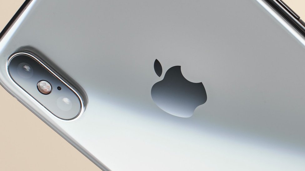 Apple ha lanzado en el pasado actualizaciones de software que hacen más lentos sus modelos de iPhone anteriores.