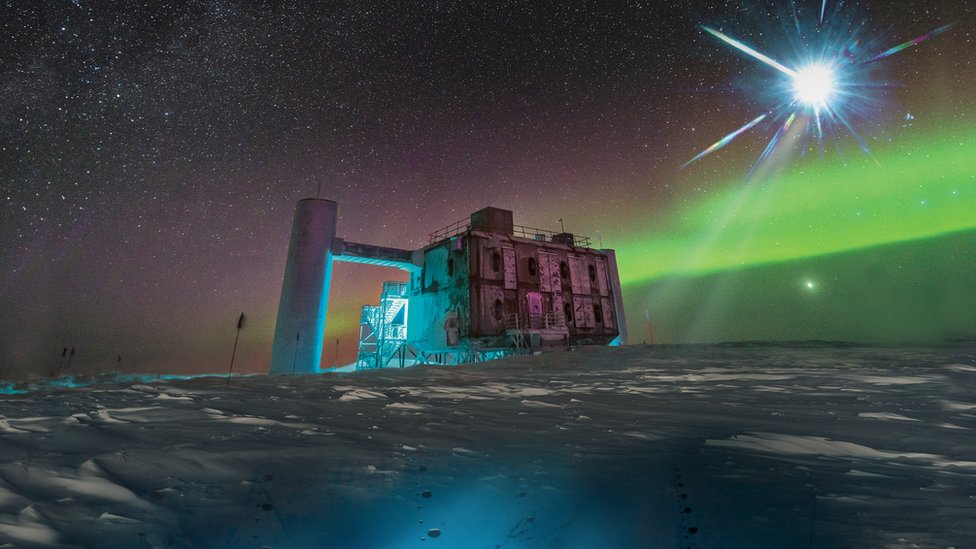 Cómo es IceCube “el telescopio más extraño del mundo” que caza partículas fantasma en la Antártica
