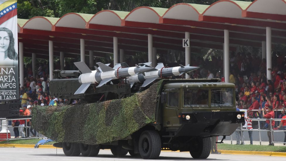 Venezuela: de qué tipo son y por qué estaban allí los misiles desplegados por el ejército al regreso de Juan Guaidó