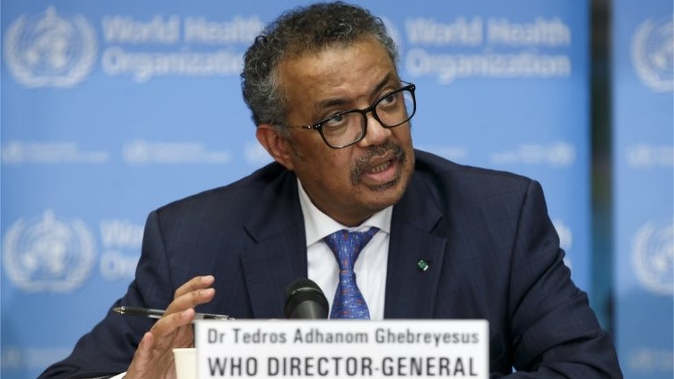 Tedros Adhanom Ghebreyesus instó a los países del mundo a reforzar sus acciones para evitar contagios de Covid-19. (Foto Prensa Libre: EPA)