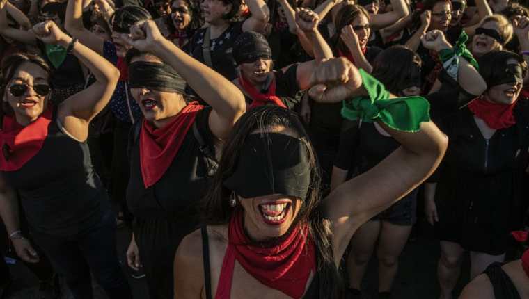  Las mujeres desempeñaron un papel destacado en las manifestaciones en Chile. FABIO BUCCARELLI / WORLD PRESS PHOTO