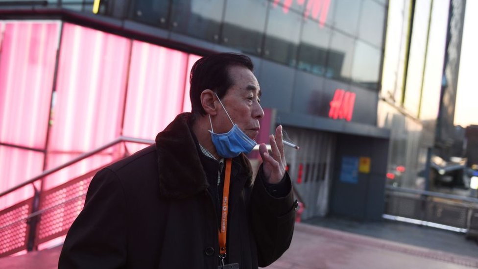 Coronavirus: ¿por qué más hombres que mujeres han sido afectados en China?