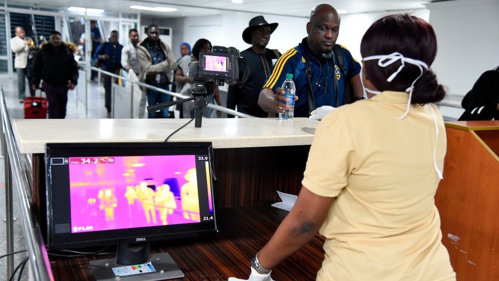 Las autoridades nigerianas han estado tomando medidas para evitar una propagación del virus en el país. (Foto Prensa Libre: Getty Images)