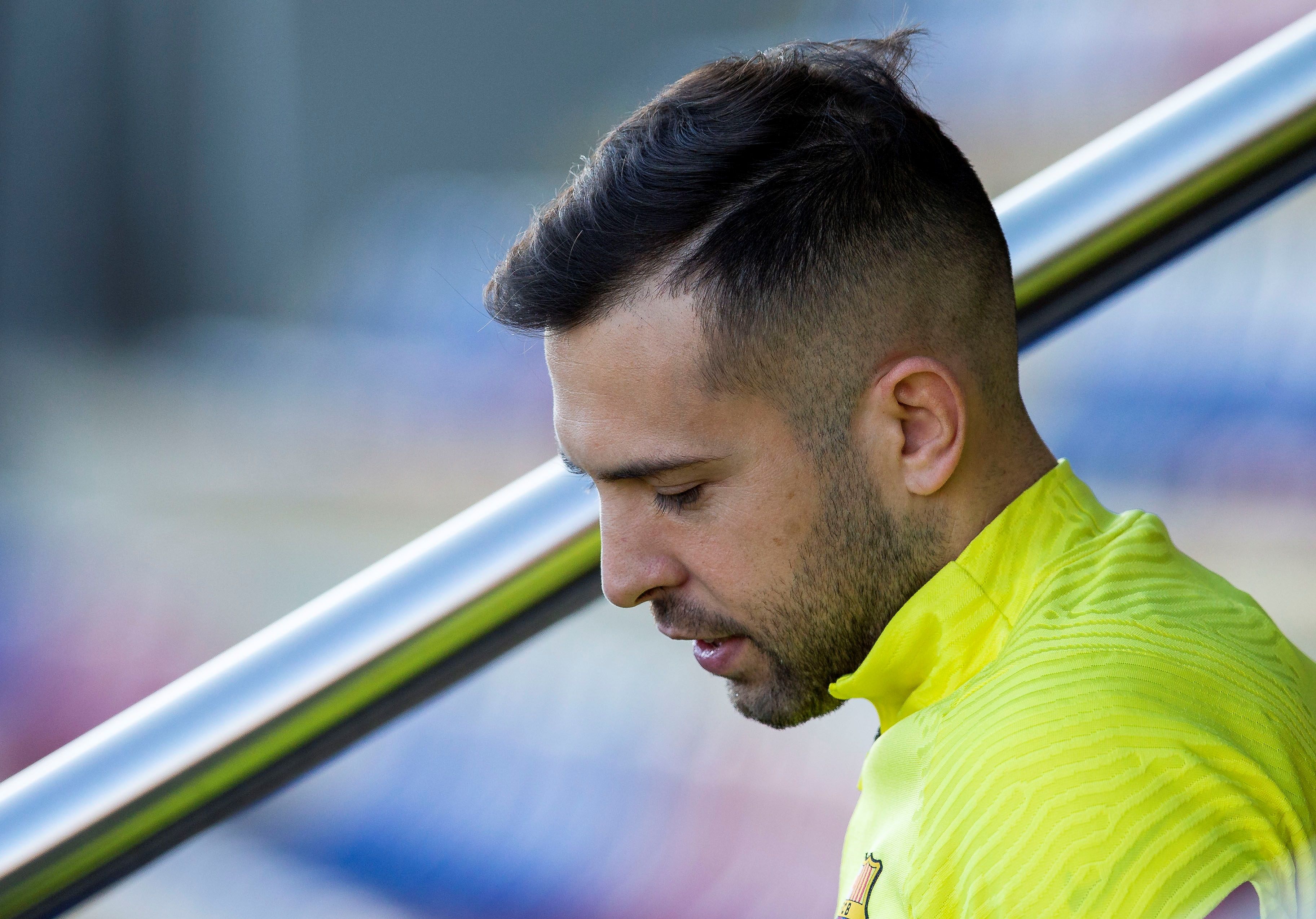 El defensa del FC Barcelona, Jordi Alba, manifestó su molestia con la afición del Barsa. (Foto Prensa Libre: EFE)