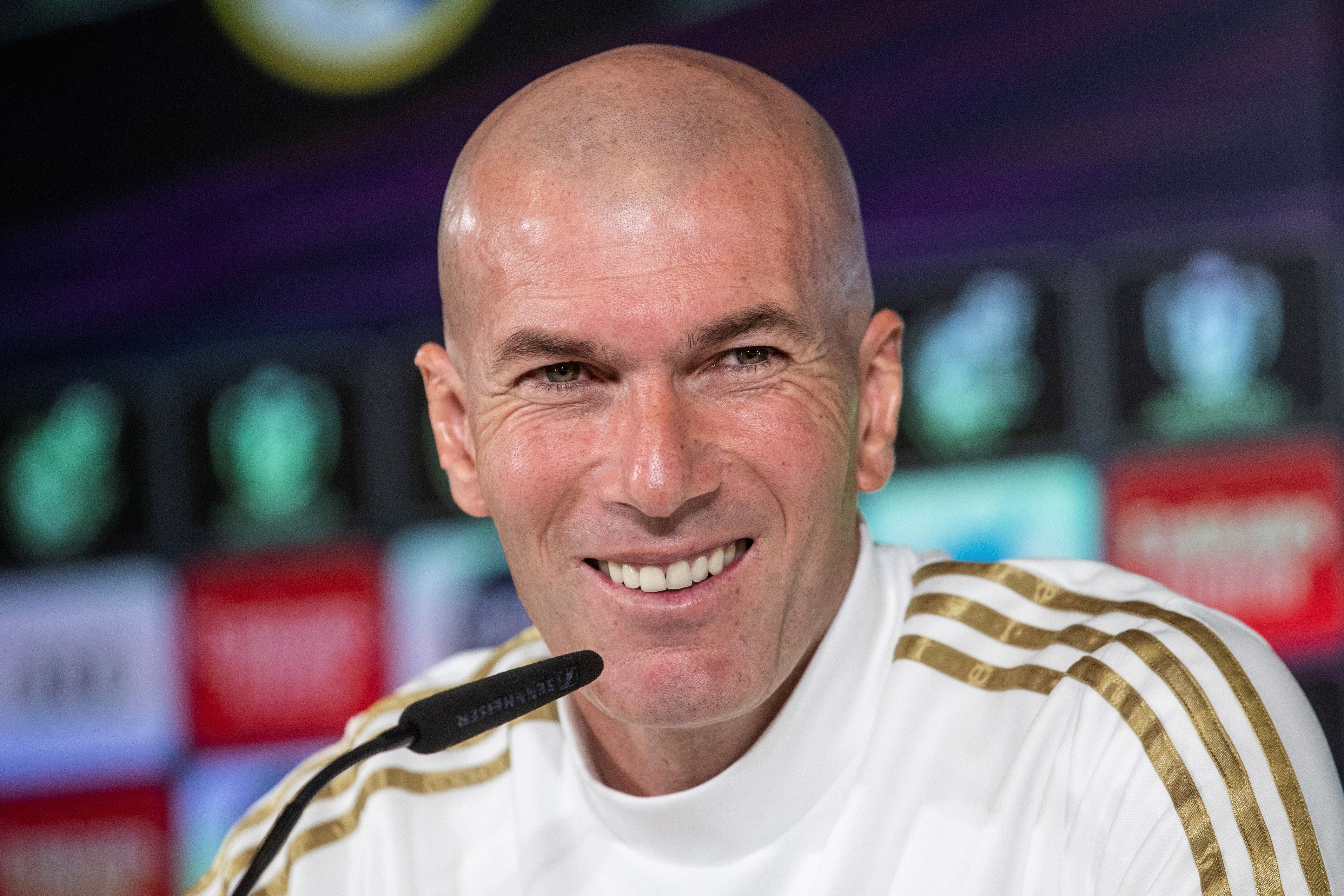 El entrenador del Real Madrid, Zinedine Zidane, respeta al Barcelona. (Foto Prensa Libre: AFP)