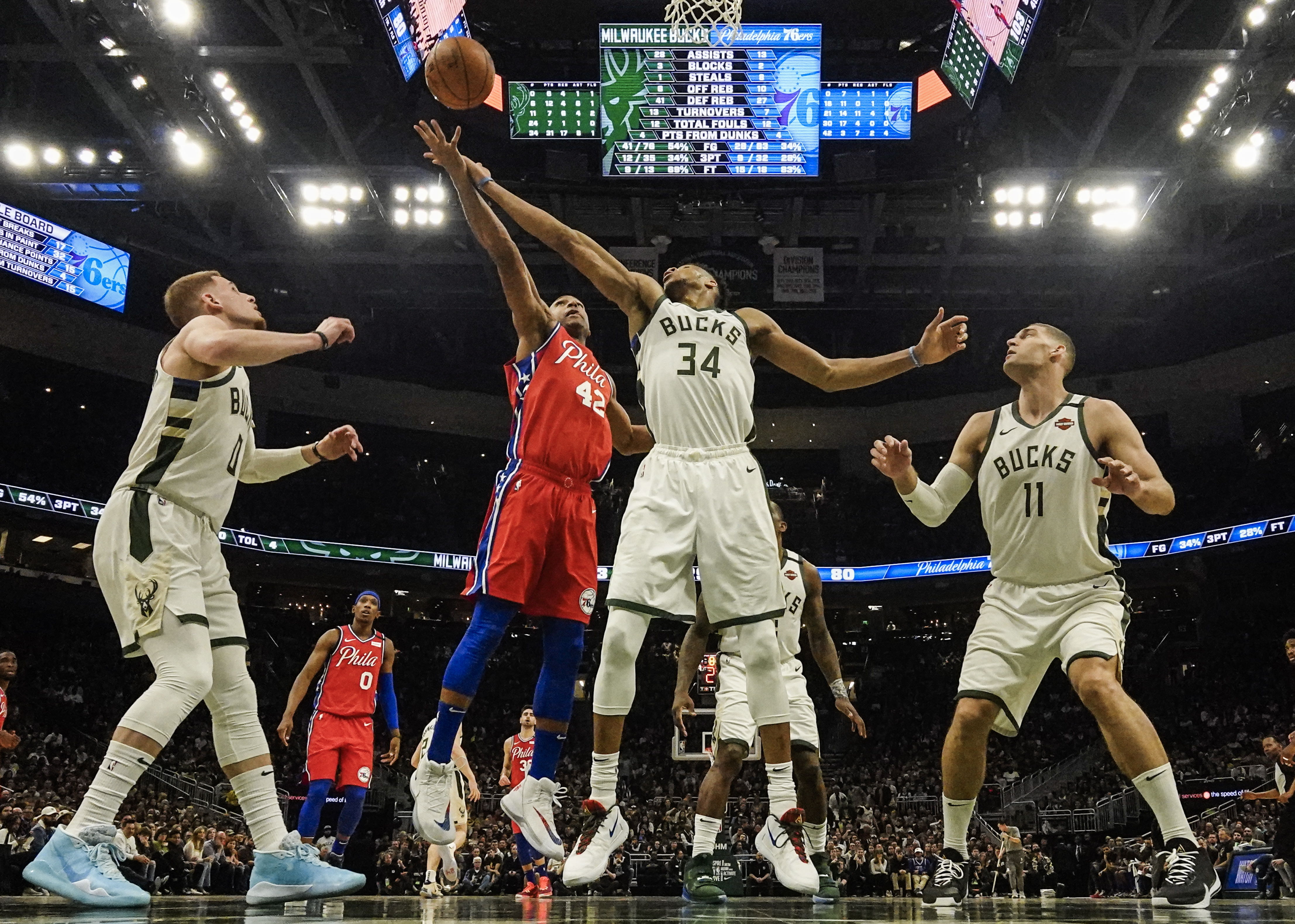 En la NBA se suman otros cuatro casos por contagio de coronavirus. (Foto Prensa Libre: EFE)