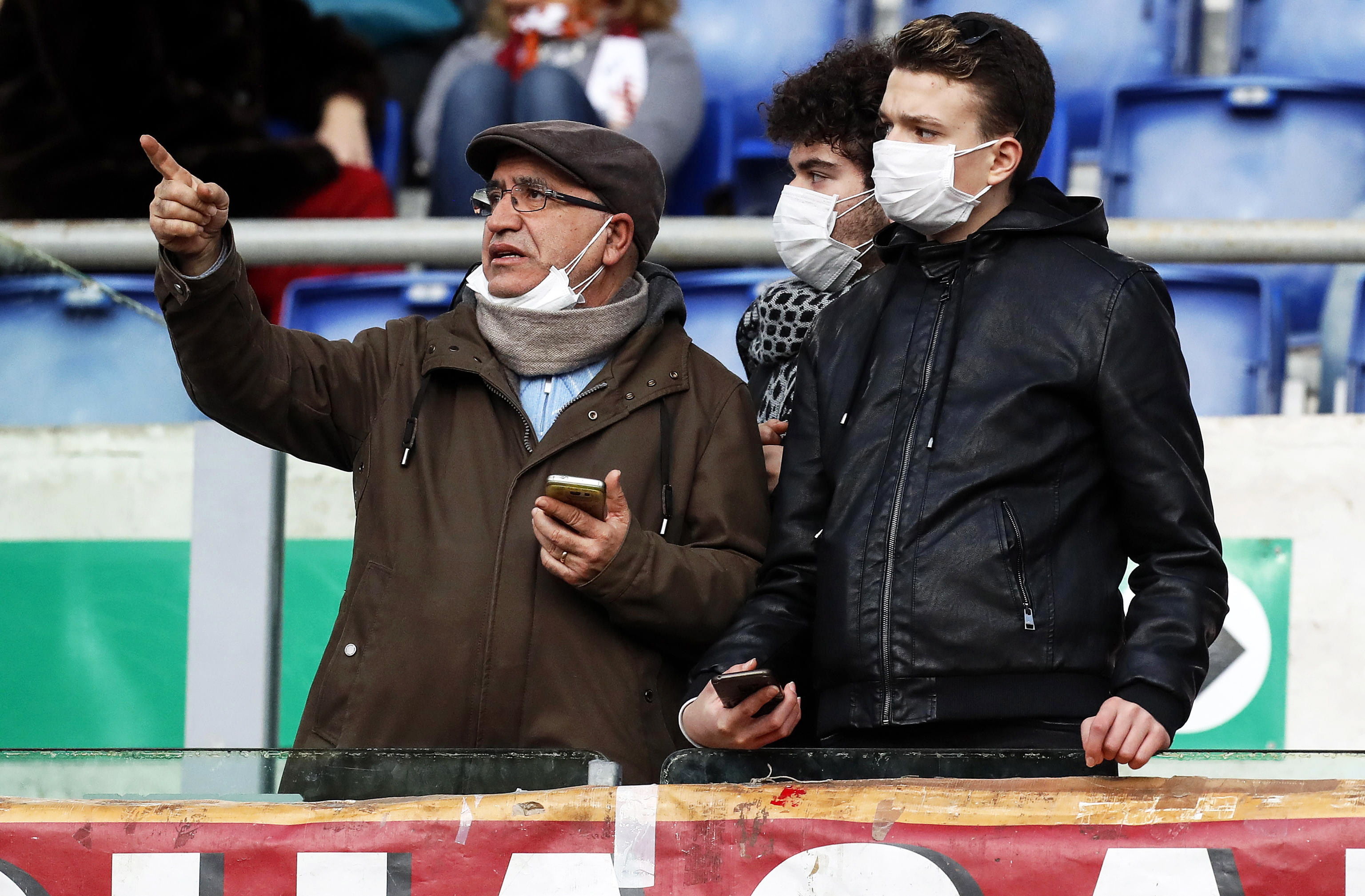 El Coronavirus COVID pone en peligro los juegos de la Serie A (Foto Prensa Libre: EFE) 