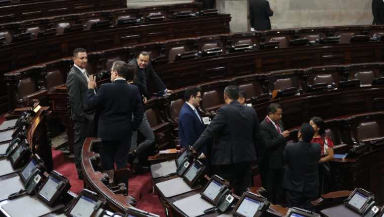 La agenda en el Congreso avanza lento en medio de la controversia por la elección de magistrados de Corte Suprema de Justicia y salas de Apelaciones. (Foto Prensa Libre: Érick Ávila )