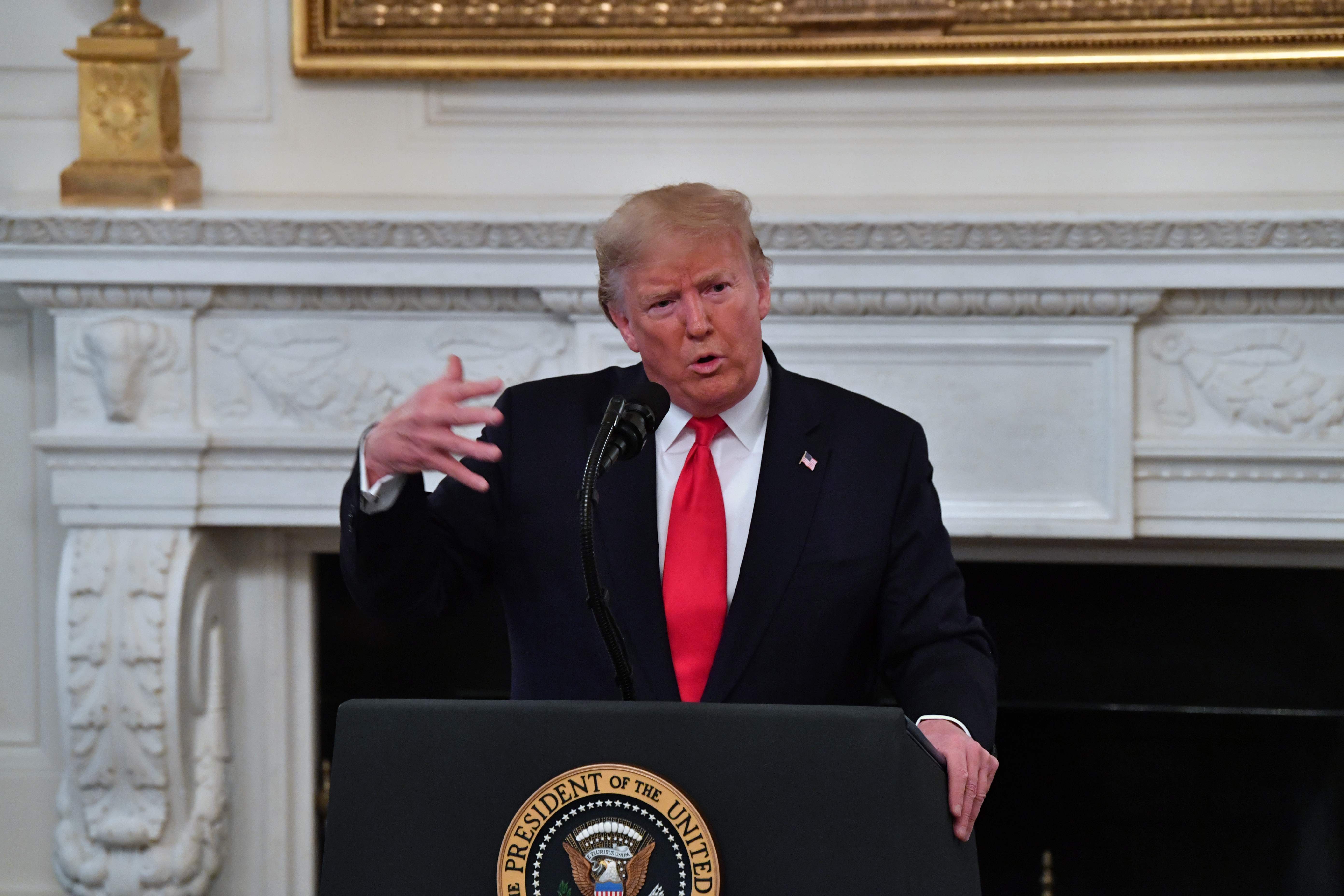 Donald Trump durante una conferencia en la Casa Blanca este 10 de febrero. (Foto Prensa Libre: AFP).