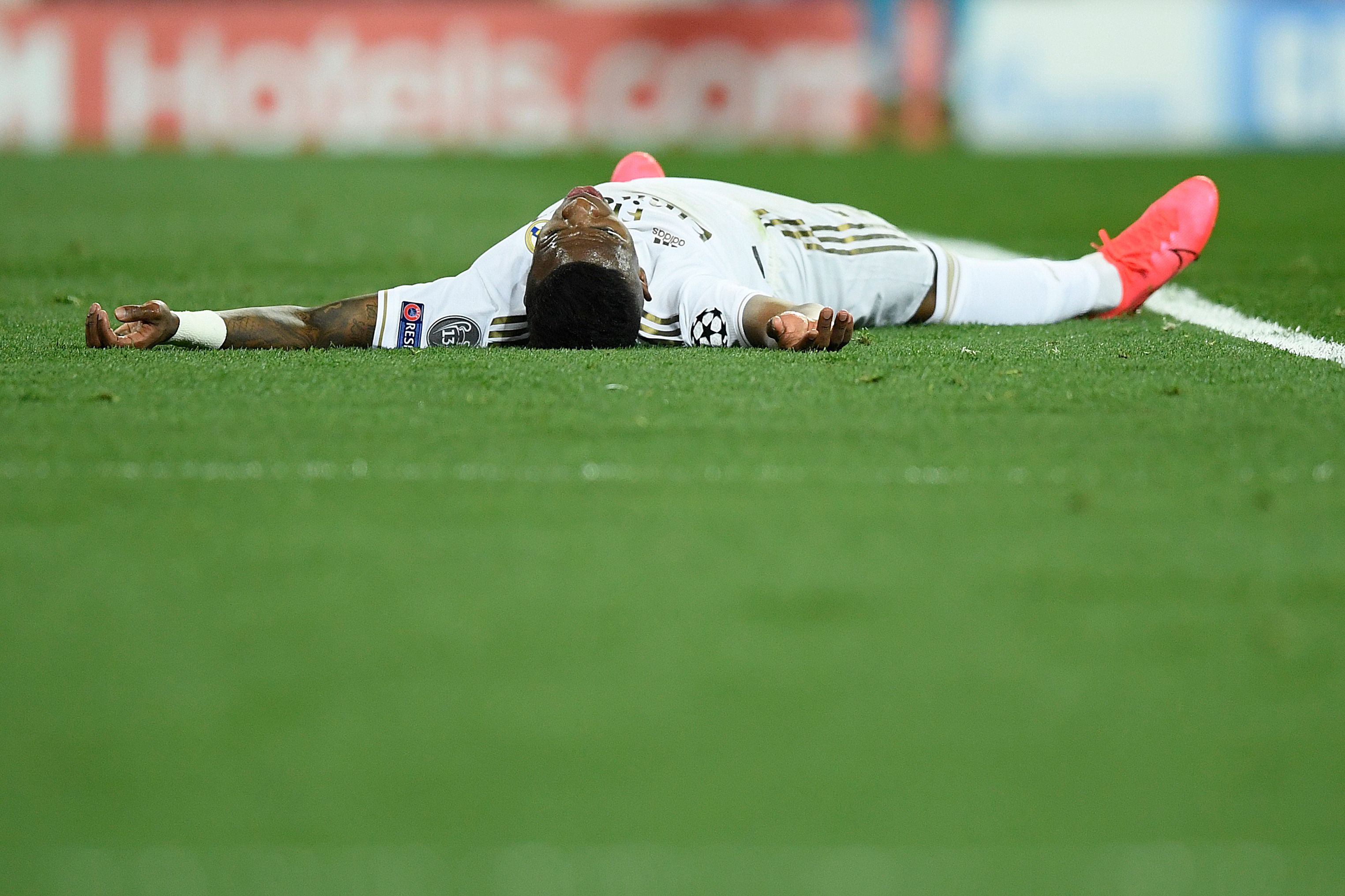 Vinicius Junior reaccionó contra el arbitraje en la Champions League. (Foto Prensa Libre: AFP)