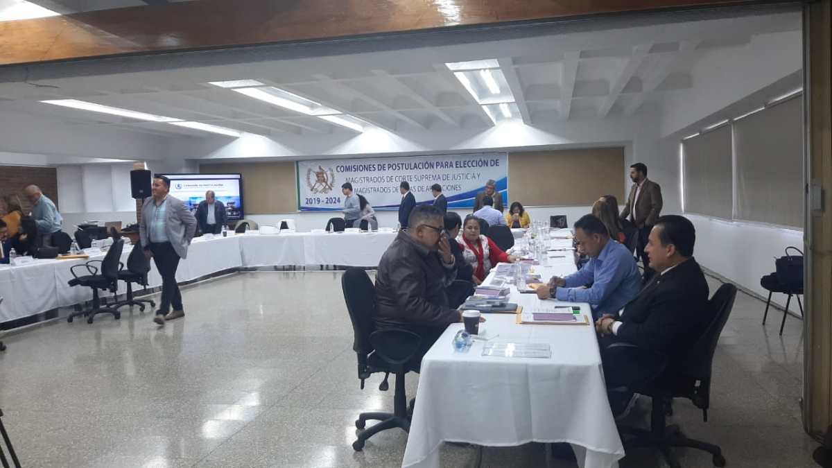 Comisiones de postulación para los magistrados de las Cortes de Apelaciones sesionaron el sábado. (Foto, Prensa Libre: Andrea Domínguez).