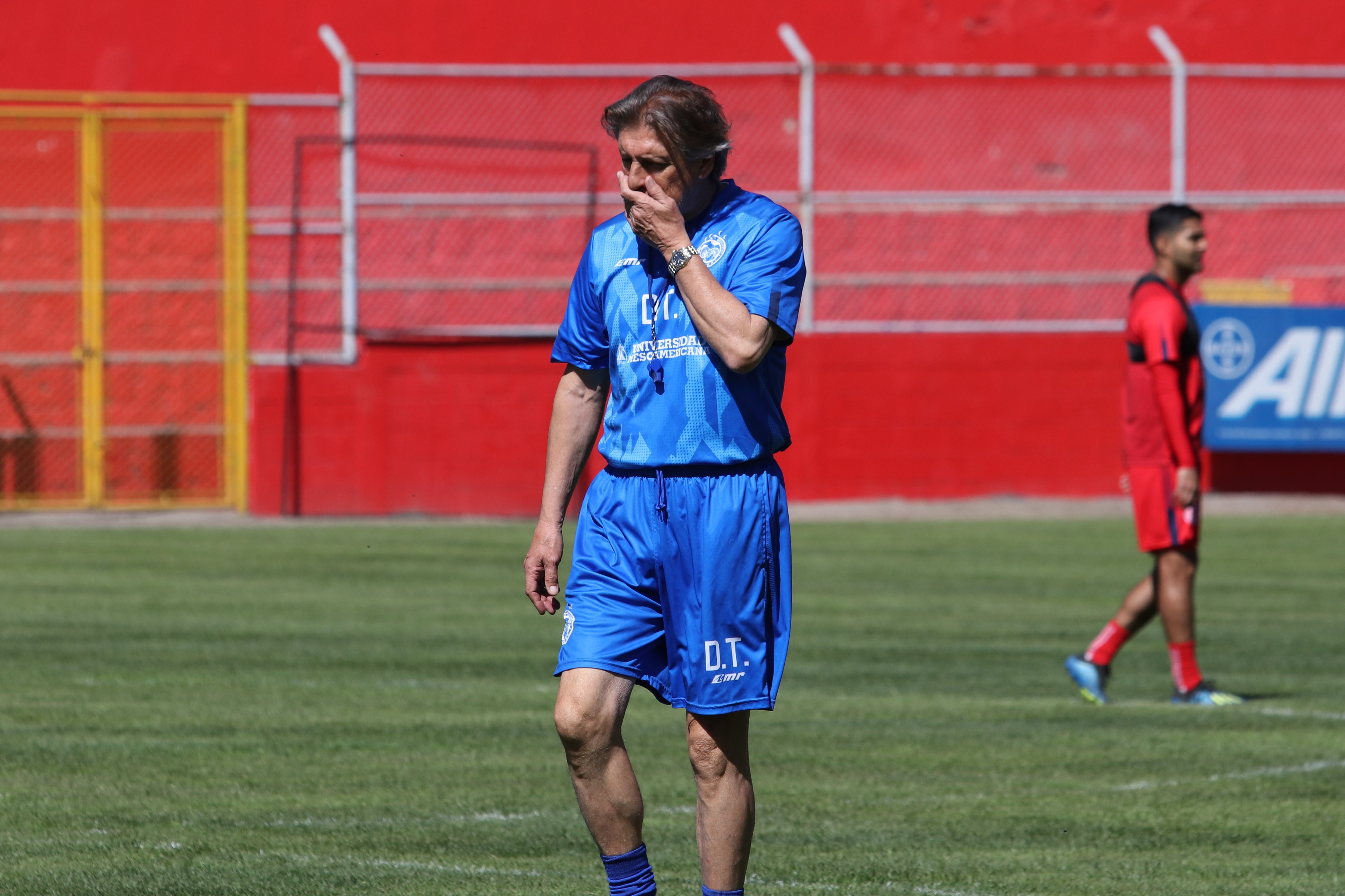 El técnico argentino busca seguir invicto en casa donde suma cinco triunfos en el mismo número de juegos dirigidos. (Foto Prensa Libre: Raúl Juárez)