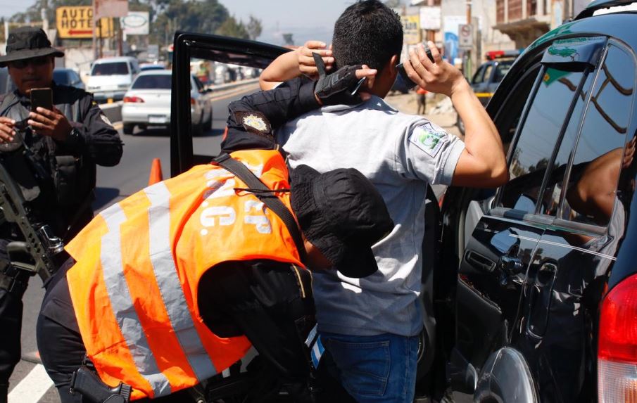 Autoridades efectúan operativos como parte del estado de Prevención en Chimaltenango. (Foto Prensa Libre: Fernando Cabrera).