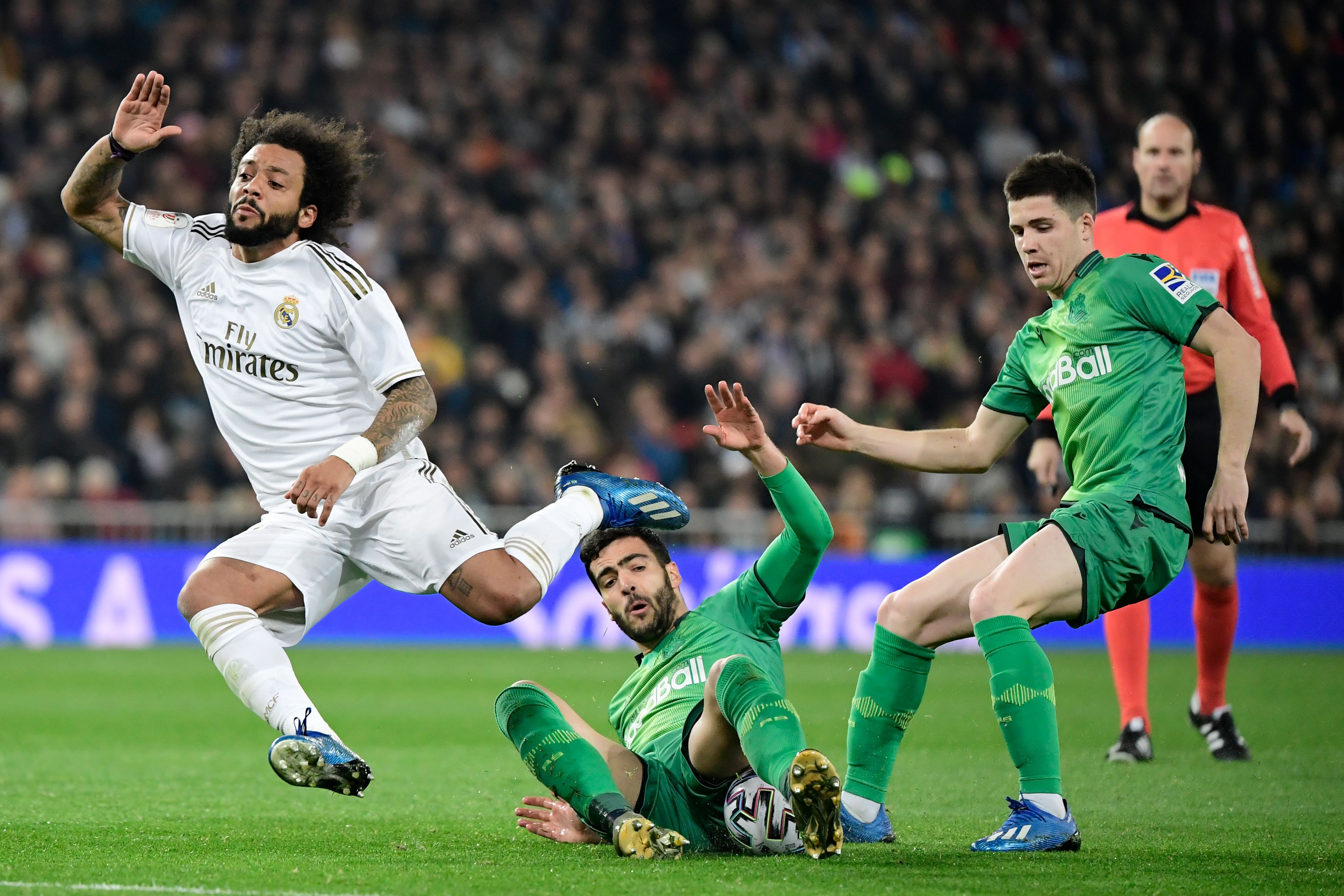 Marcelo, en una acción durante el partido entre el Madrid y la Real Sociedad. (Foto Prensa Libre: AFP)