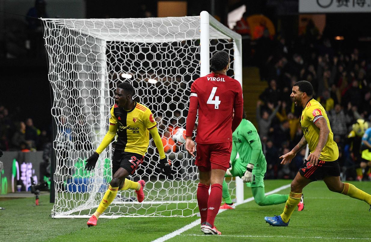 Ismaila Sarr festeja uno de los goles de la victoria del Watford contra Liverpool. (Foto Prensa Libre: AFP).