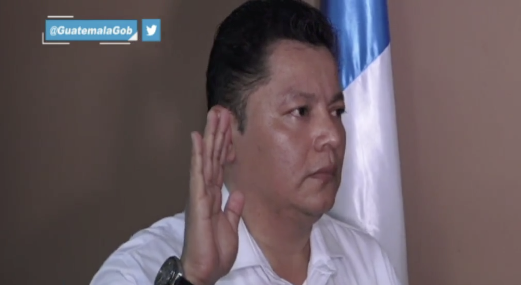 El abogado Luis Chen fue juramentado como nuevo gobernador del departamento de Escuintla. (Foto Prensa Libre: Gobierno de Guatemala)