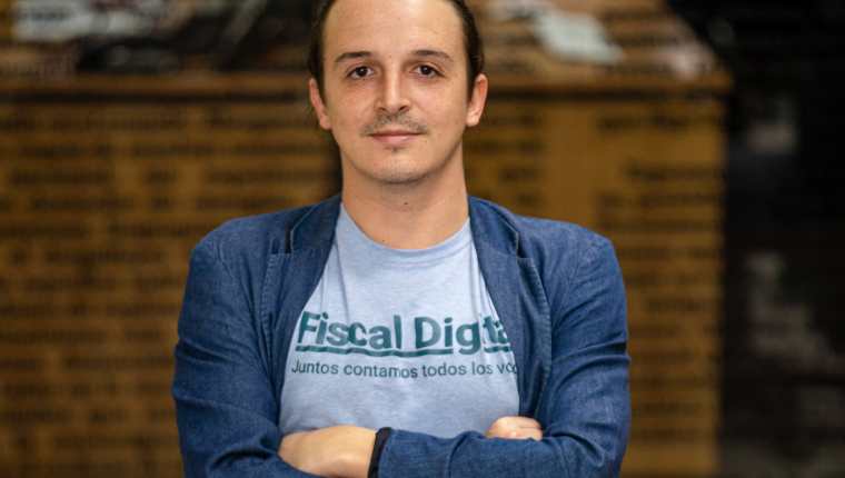 Carlos Toriello, logró alcanzar el premio anual por Valentía 2020, el "Annual Achievement Award On Courage", con el proyecto Fiscal Digital. (Foto Prensa Libre: Juan Diego González)