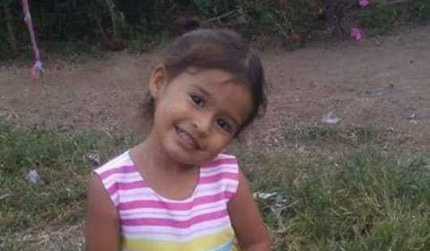Karle Rosmery Mazariegos Ardón, de 3 años, murió ahogada, según la necropsia practicada por médicos del Inacif. (Foto Prensa Libre: Cortesía Alfa TV Jalapa)