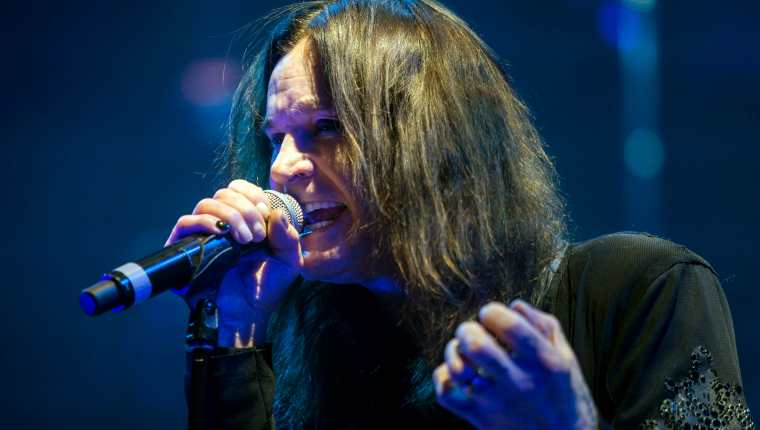 Ozzy Osbourne es reconocido por el trabajo que realizó con la banda Black Sabbath. (Foto Prensa Libre: EFE)
