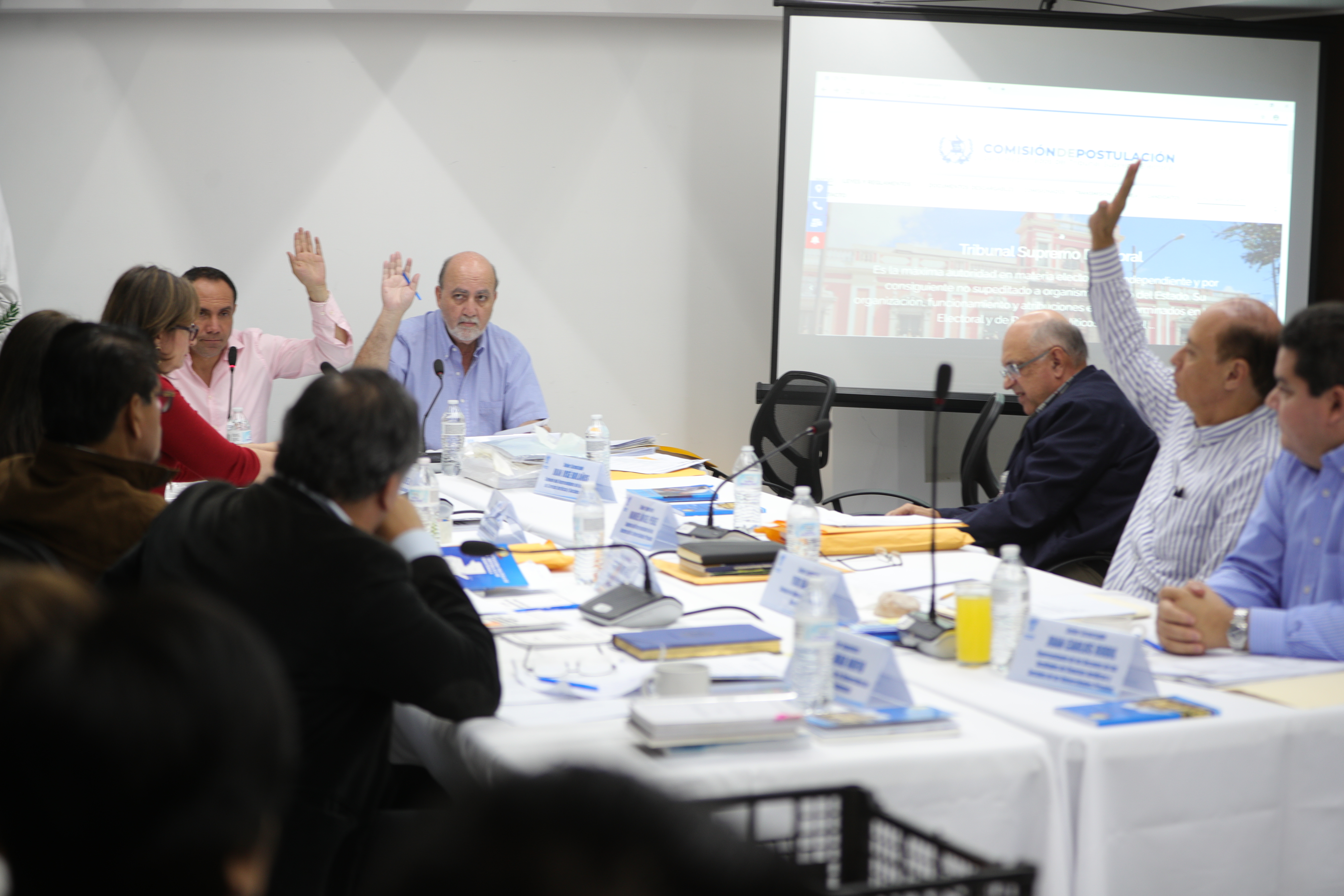 La comisión de postulación para el TSE aplicará este lunes las pruebas psicométricas. (Foto Prensa Libre: Carlos Hernández)