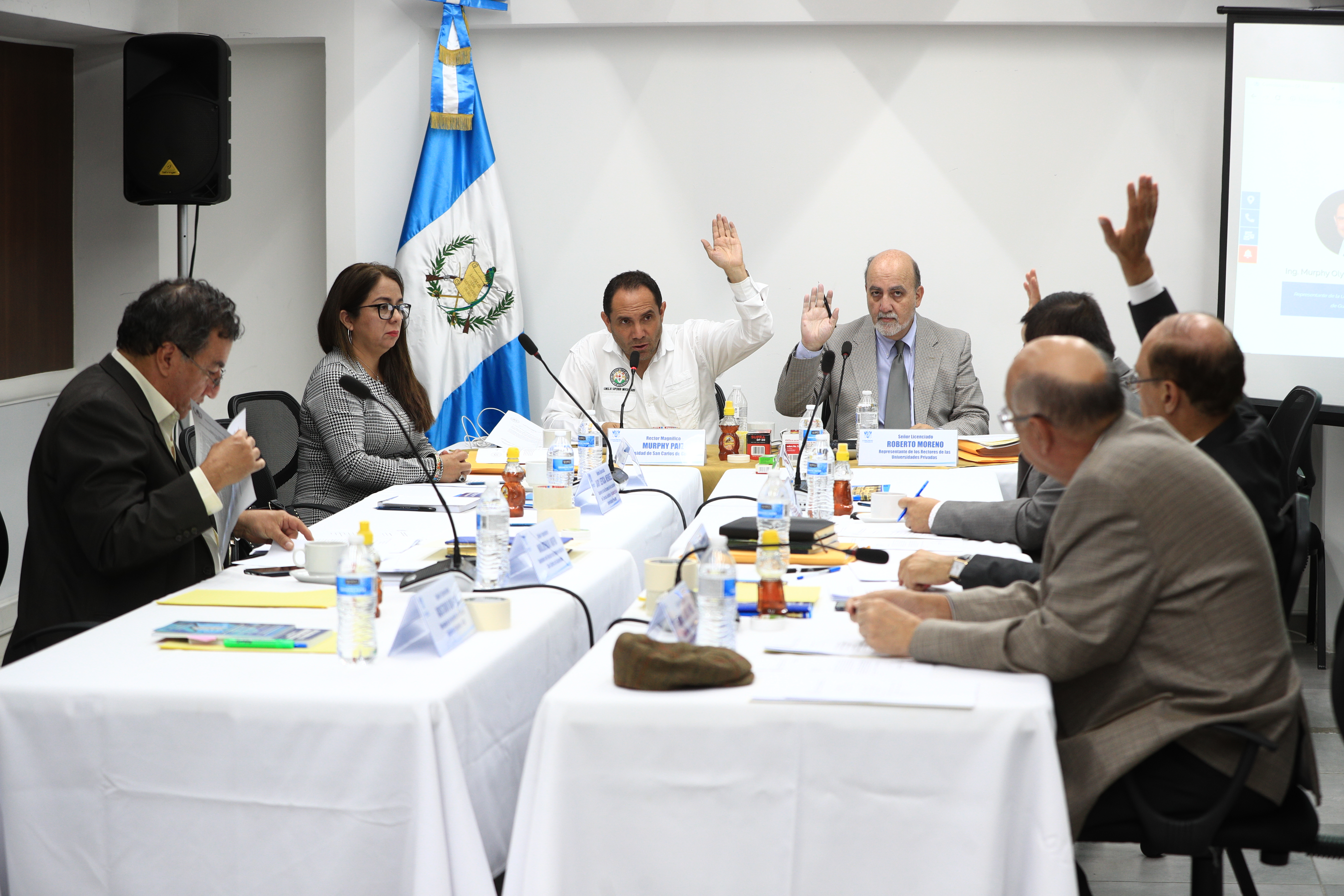 Reunión de la Comisión de Postulación para magistrados del TSE. (Foto Prensa Libre: Hemeroteca PL)