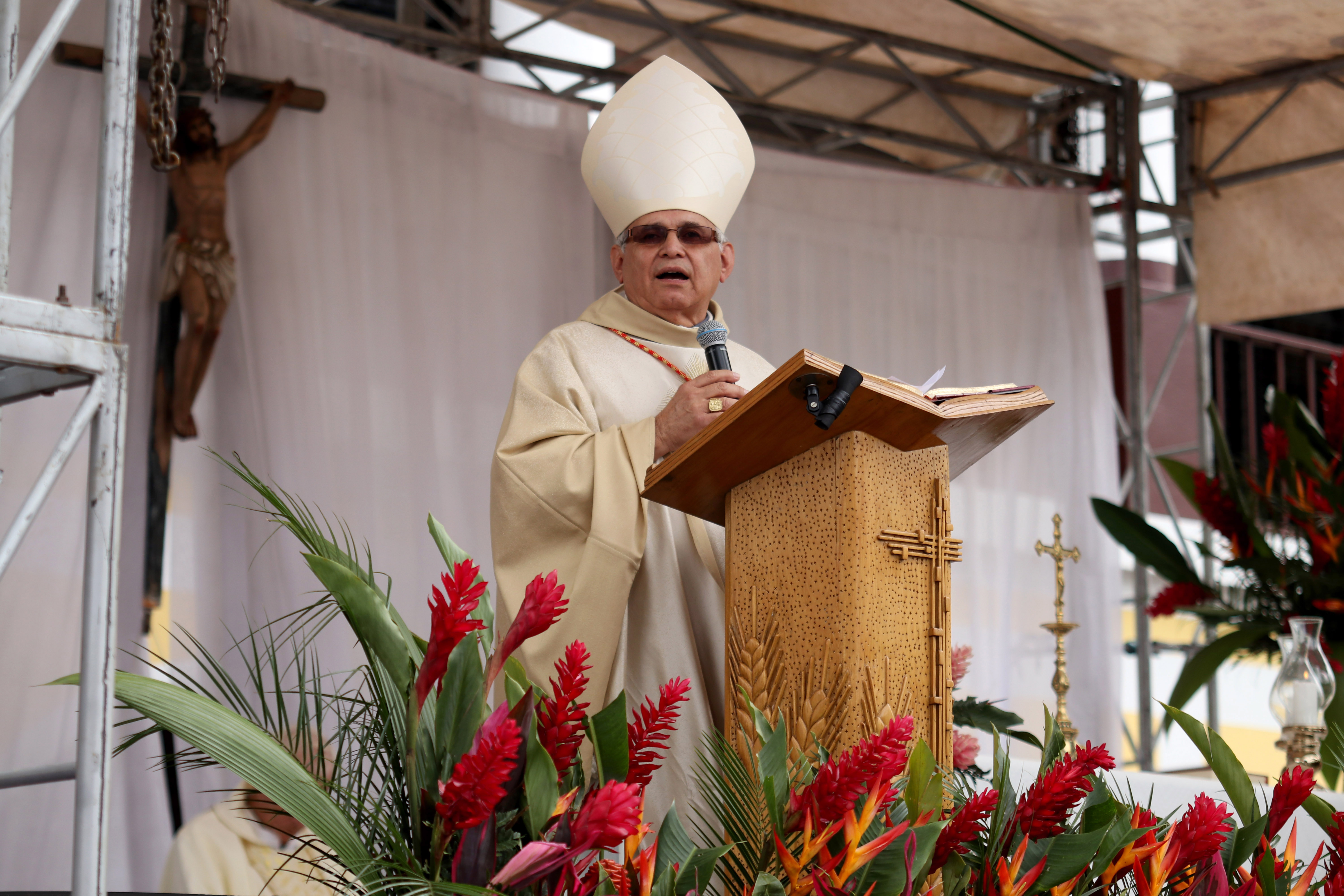 El cardenal Álvaro Ramazzini, obispo de Huehuetenango, pide que no se reanuden las celebraciones litúrgicas comunitarias por el peligro de contagios de covid-19.(Foto Prensa Libre: Hemeroteca PL)