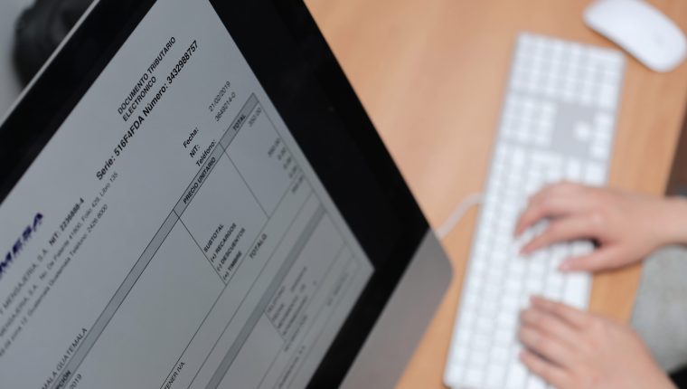 Los pequeños contribuyentes también tendrán que emitir facturas electrónicas desde marzo 2023