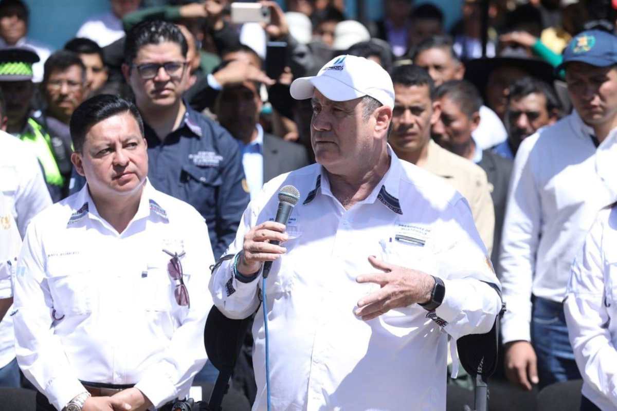 El presidente Alejandro Giammattei se despide de Quetzaltenango
